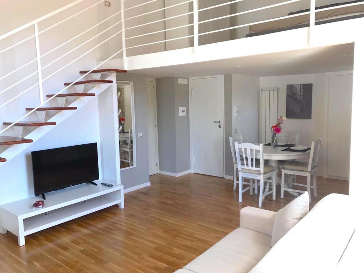 Stay In Naples Flats Екстериор снимка