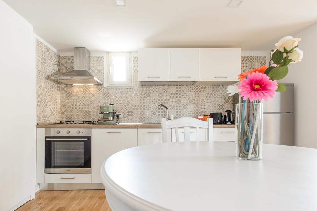 Stay In Naples Flats Екстериор снимка