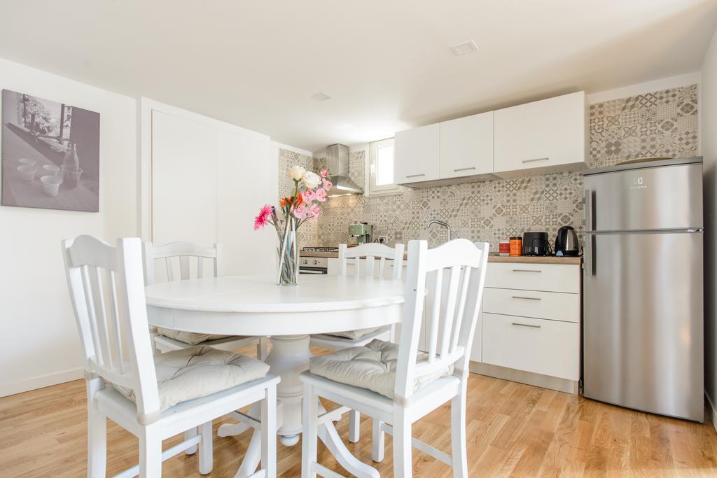 Stay In Naples Flats Екстериор снимка